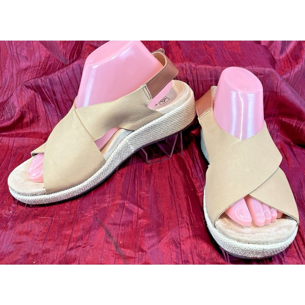 Womens NWOT Spenco Marfa Tan Leather Cross Strap Comfort Wedge Sandals sz 10